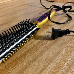Straightening Brush
